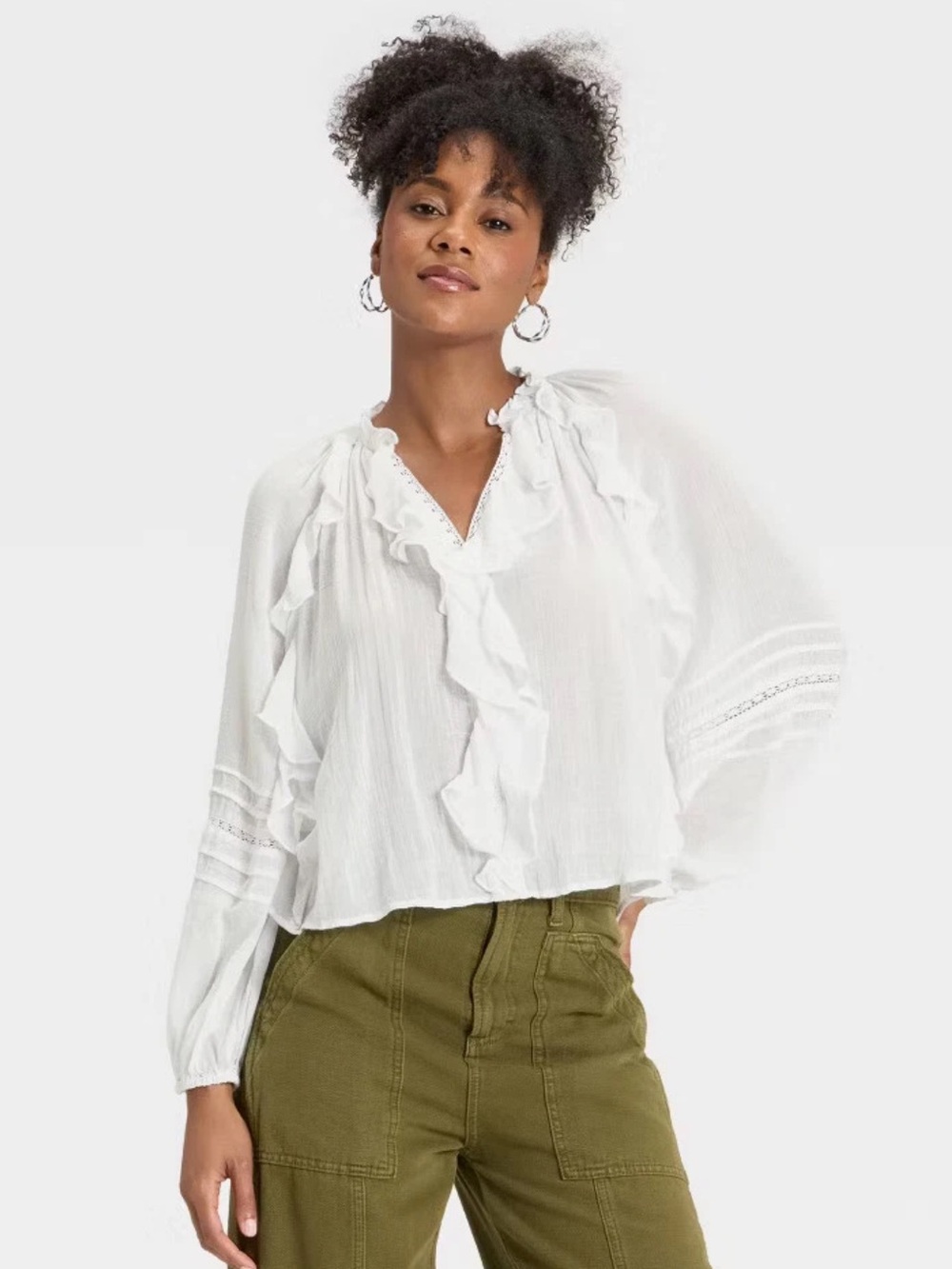 Women’s Balloon Long Sleeve V neck Blouse. White.  XXL